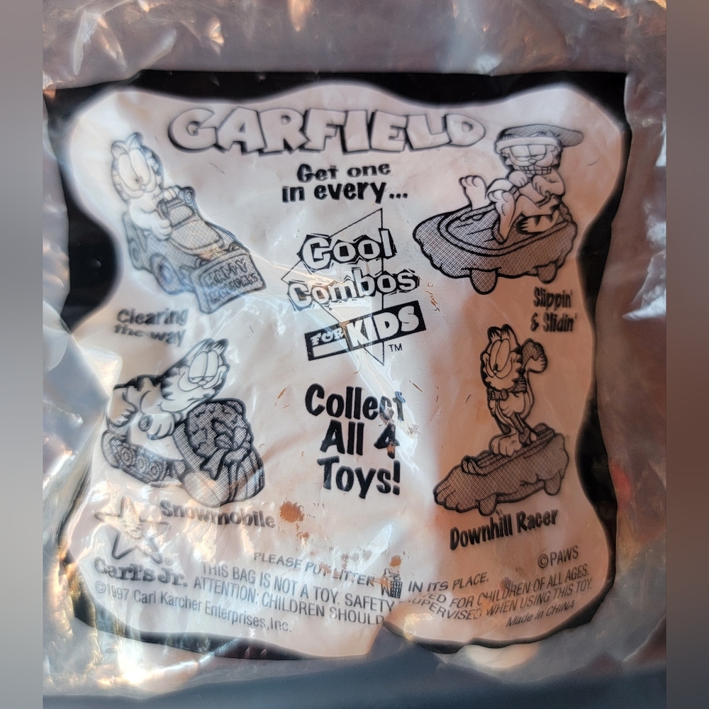 carls jr.- garfield xmas toys